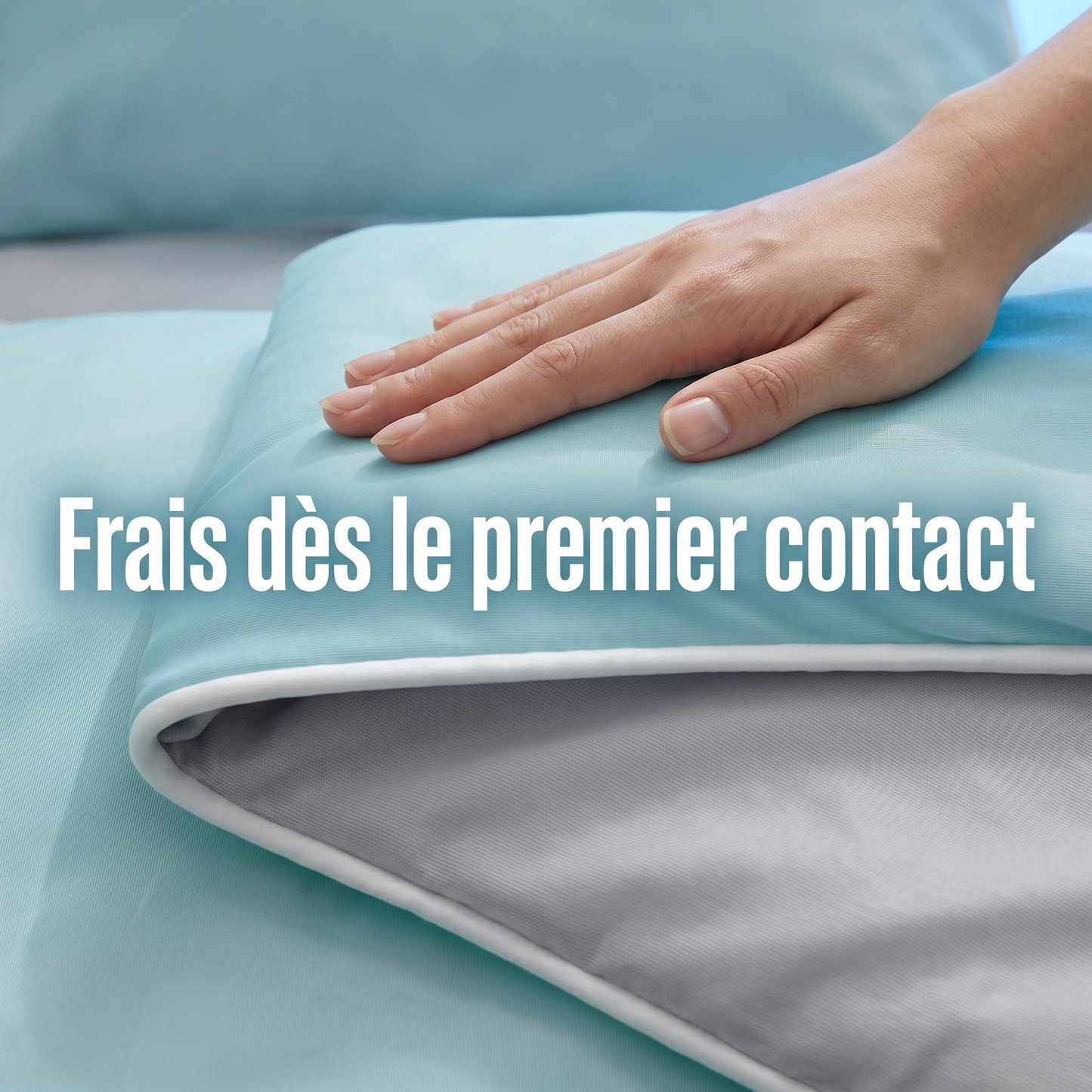 Main posée sur la couverture rafraîchissante double face avec texte "Frais dès le premier contact"