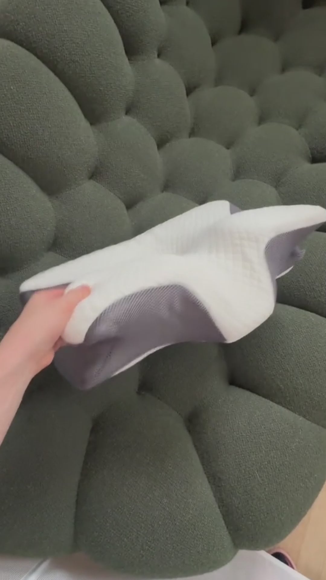 Oreiller ergonomique : Réveillez-vous léger chaque matin video